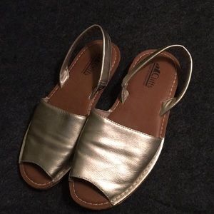 Cliffs Metallic Gold Slingback Slides Size 7 1/2M